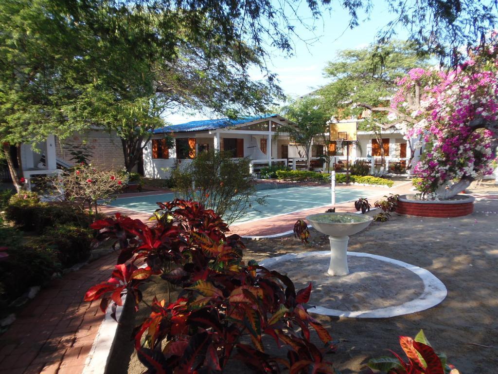 El Jardin De Playas Hotel Exterior photo