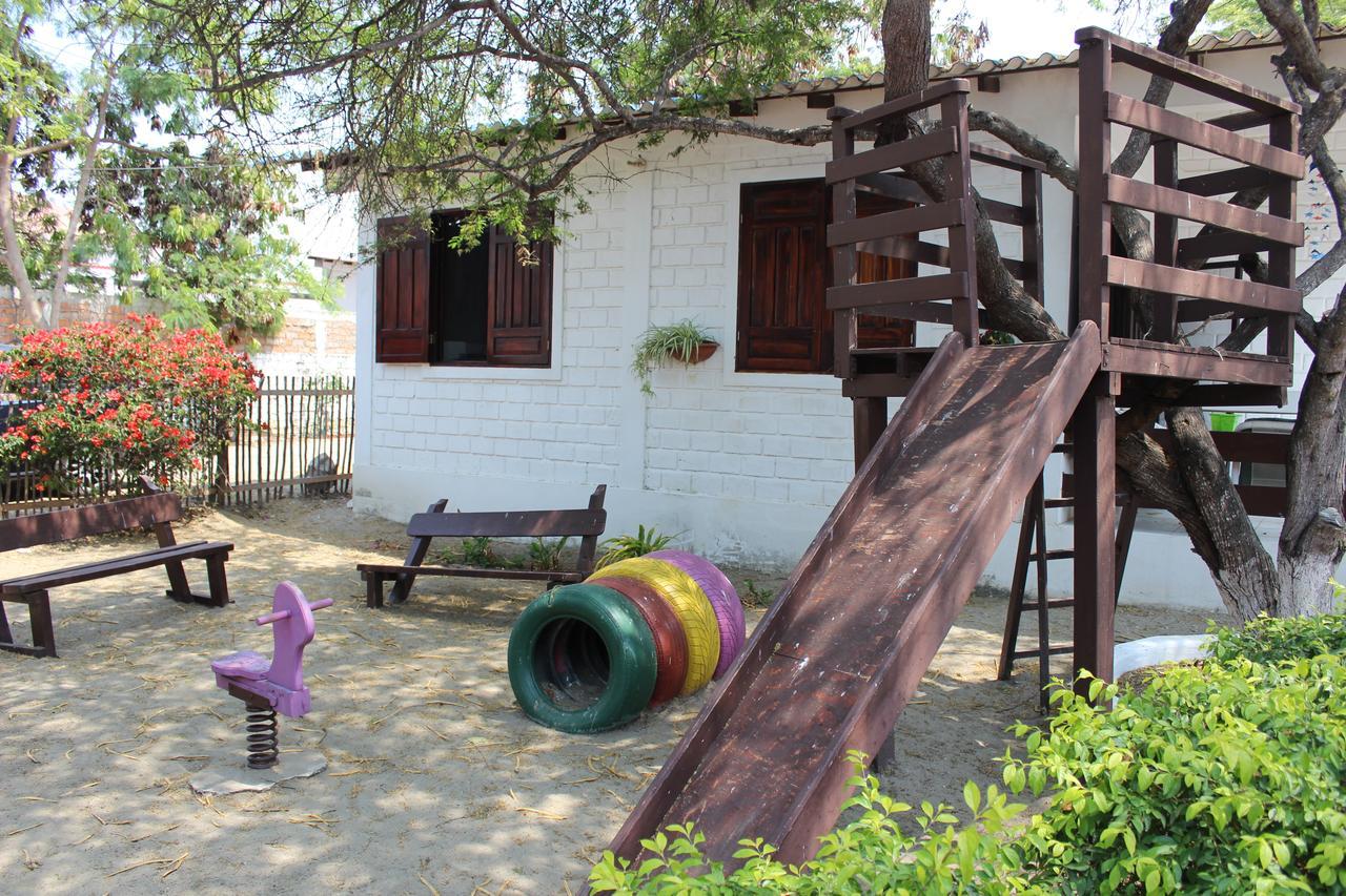 El Jardin De Playas Hotel Exterior photo