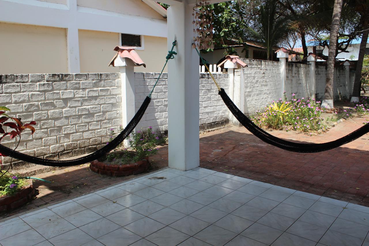 El Jardin De Playas Hotel Exterior photo